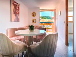 Apartamento 202 - Vista a la Represa - 3 Habitaciones 1 Sofa Cama - Rentas Cortas Gerencial，位于瓜塔佩的酒店