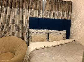 De Gold Nest-opposite USA Embassy (entire condo)，位于内罗毕的分契式公寓