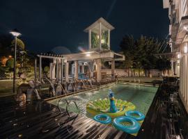 25,000sq.ft Grand Luxe Villa PJ 13BR 42Pax By Verano，位于八打灵再也的酒店