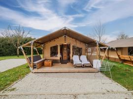 Glamping Tents in Tuhelj with thermal riviera tickets，位于图赫尔斯克利普利采的酒店