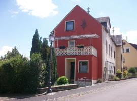 Comfortable Holiday Home near Vineyards in Bremm，位于布雷姆的别墅