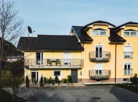 Ferienwohnung Schönblick，位于莱希河畔魏森巴赫的酒店