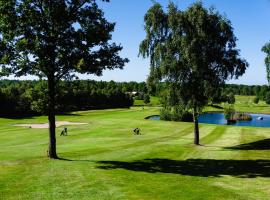 Halmstad Tönnersjö Golfbana，位于Eldsberga的豪华帐篷营地