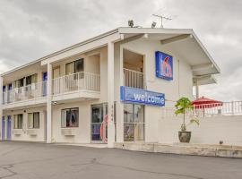 波特兰中心6号汽车旅馆，位于波特兰的酒店
