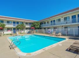 北雷丁6号汽车旅馆，位于雷丁的酒店