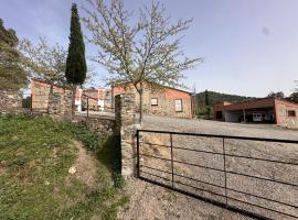 Casa rural en Badajoz，位于赫雷斯德洛斯卡瓦列罗斯的酒店