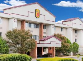 州立学院速8酒店，位于州学院的酒店