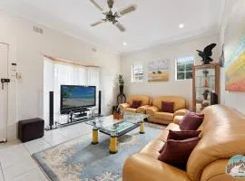 Aircabin - Blakehurst - Spacious - 5 Beds House