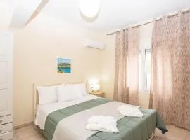 Traveller's Nest Apartment close to center,port,airport