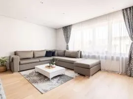 European heart 2-bedroom flat.