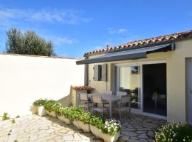 Large studio close to the beach，位于圣马丹德雷的酒店