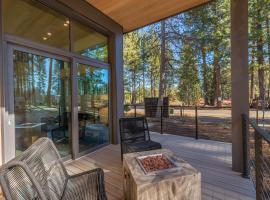 Village Camp Truckee，位于特拉基的酒店