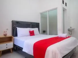 RedDoorz near INSTIPER Yogyakarta