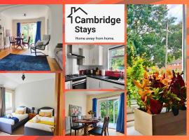 Cambridge Stays 3BR House-Garden-Lots of Parking-15 min to City Center- Close to Cambridge Science park，位于剑桥的度假屋
