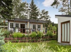 Nice Home In Rheinsberg Ot Warenthi With Sauna，位于Warenthin的别墅