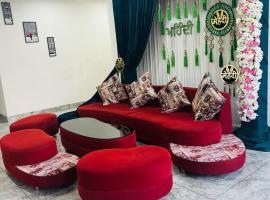 Raghav inn，位于Karnal的酒店
