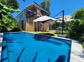 OXLEY Private Heated Mineral Pool & Private Home，位于布里斯班的宠物友好酒店