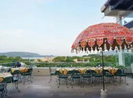 The Ramvilas - A Rooftop Pichola Lake View Hotel