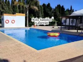 Chalet con piscina privada y Barbacoa