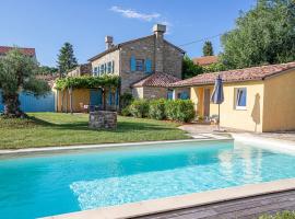 Pool Villa Lavanda - Happy Rentals，位于Šmarje的酒店