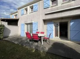 Appartement climatisé de 3 pièces avec piscine, terrasse et parking - Vallon-Pont-d'Arc - FR-1-382-54