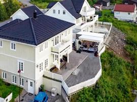 5 Bedroom Beautiful Home In Porsgrunn，位于波什格伦的酒店