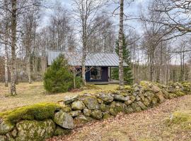 Gorgeous Home In Smålandsstenar，位于Smålandsstenar的酒店