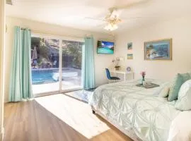 Stunning 4 Bedroom 1 Level- Pool, Spa, Grass Yard, Fire Pit, Garage, BBQ