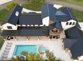 Brand new Two Kitchens Pool Hot tub For 28，位于康肯的酒店