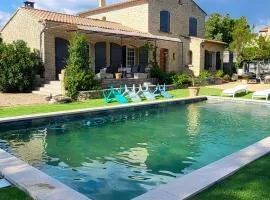 Magnifique villa avec piscine privée à Aubignan