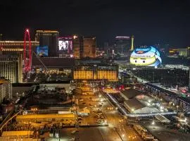 Penthouse Suite with Strip View at The Signature At MGM Grand