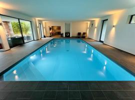 Aqua Aura - Deluxe Spa Getaway with Sauna & Pool，位于Stegen的公寓