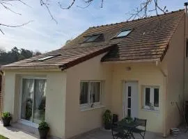 Maison de charme à Saint-Cyr-la-Rivière + jardin clôturé