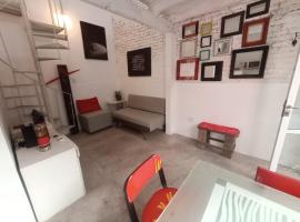 Casa del Angel Duplex Centrico con Patio，位于拉普拉塔的酒店