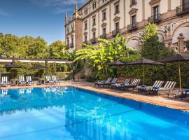 Hotel Alfonso XIII, a Luxury Collection Hotel, Seville，位于塞维利亚老城区的酒店