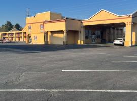 Motel 6 Forsyth, GA Tift College，位于福赛斯的酒店