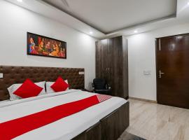 OYO 72284 Premium Rooms Chhatarpur，位于新德里Chattarpur的酒店