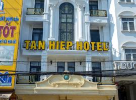 Tân Hiệp Hotel，位于Bùi Tiếng的酒店