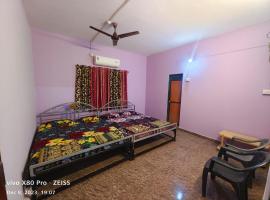 Mahalaxmi home stay tarkarli devbag beach，位于Bhogwe的酒店