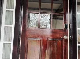 Modern Queen Room Near EWR