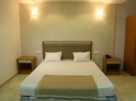 A Luxury Stay in S9 Hotel and Restaurant Near Ambaji，位于Ambaji的酒店