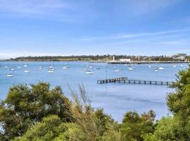 2 bedroom apartment Waterfront Bayviews Geelong，位于吉朗的酒店