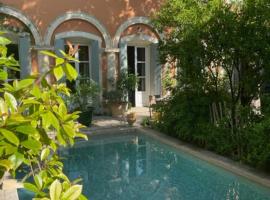 Belle maison, 3 chambres,avec un bassin, un jardin , dans le centre historique，位于蒙彼利埃的酒店
