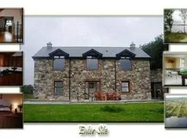 Trinity Lodge on Lakeshore with Horses, Jetty & Games Room