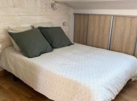 STUDIO，位于Guécélard的酒店