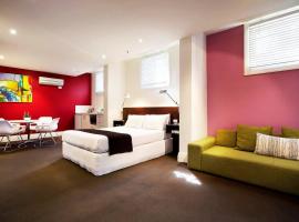 Tolarno Hotel - Mirka’s Studio - Australia，位于墨尔本圣基尔达群岛的酒店