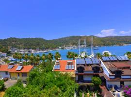 Mykonut Boutique Suites，位于费特希耶的带热水浴缸的酒店