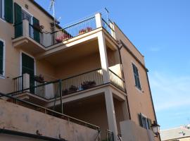Appartamento Fronte Mare Teresa，位于上阿尔比索拉的酒店