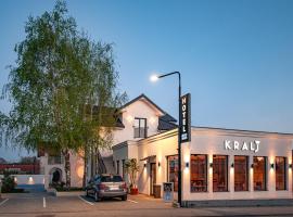 Hotel Kralj，位于克拉列沃的酒店