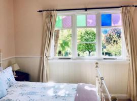 Maple Hill Cottage，位于Castle Forbes Bay的酒店